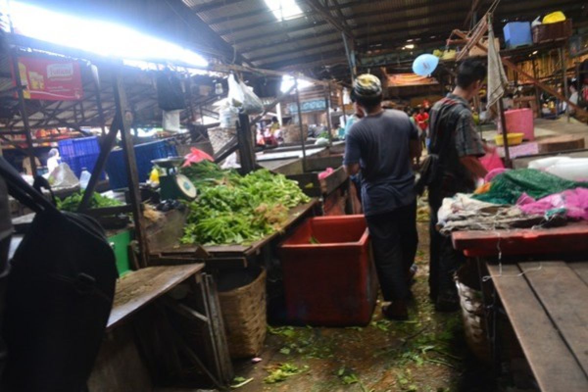 PLN Kalbar Gelar Razia Listrik di Pasar Melati