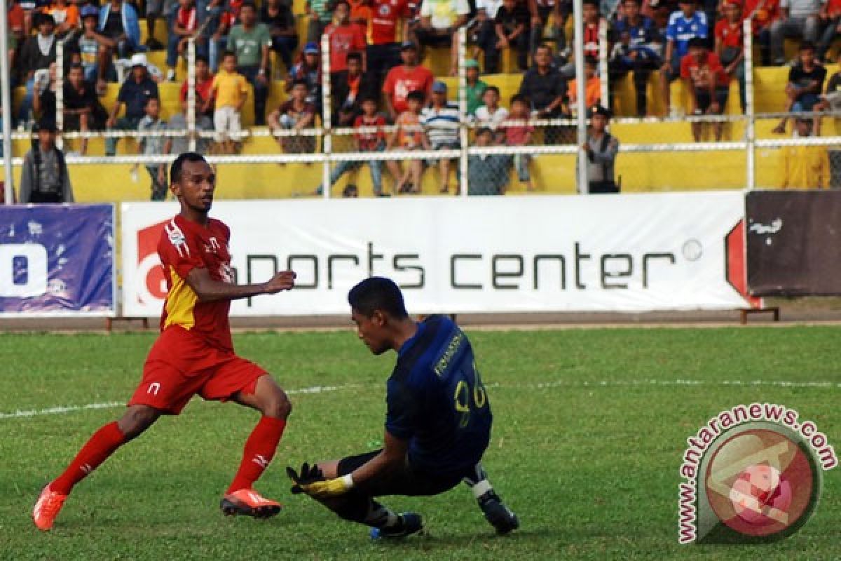 Semen Padang kalahkan Persik 3-0