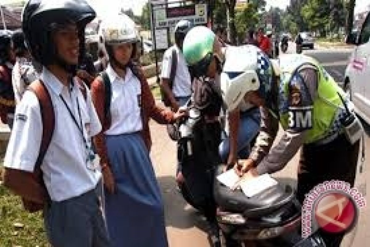 Operasi Zebra Sasar Pelajar Bersepeda Motor 