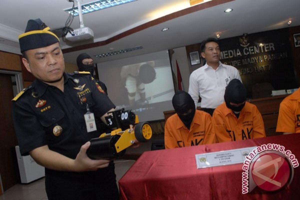 Indonesian customs foil multiple attempts to smuggle 15 kgs meth