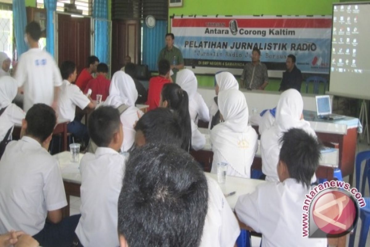  Pelatihan Jurnalistik menambah wawasan Siswa  