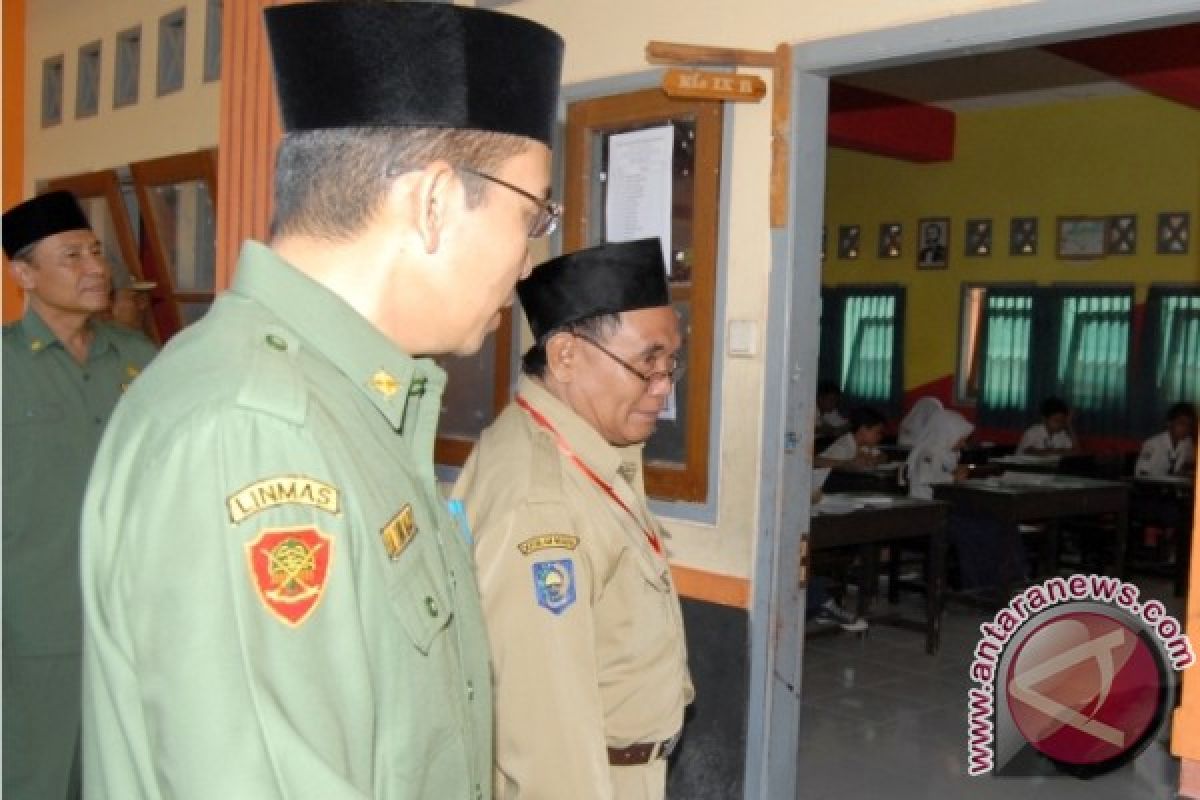 Gubernur NTB pantau pelaksanaan UN SMP-MTs