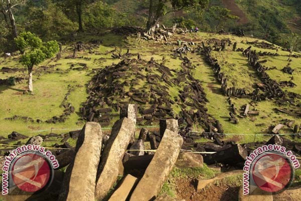 Banyak Situs Belum Terungkap di Gunung Padang