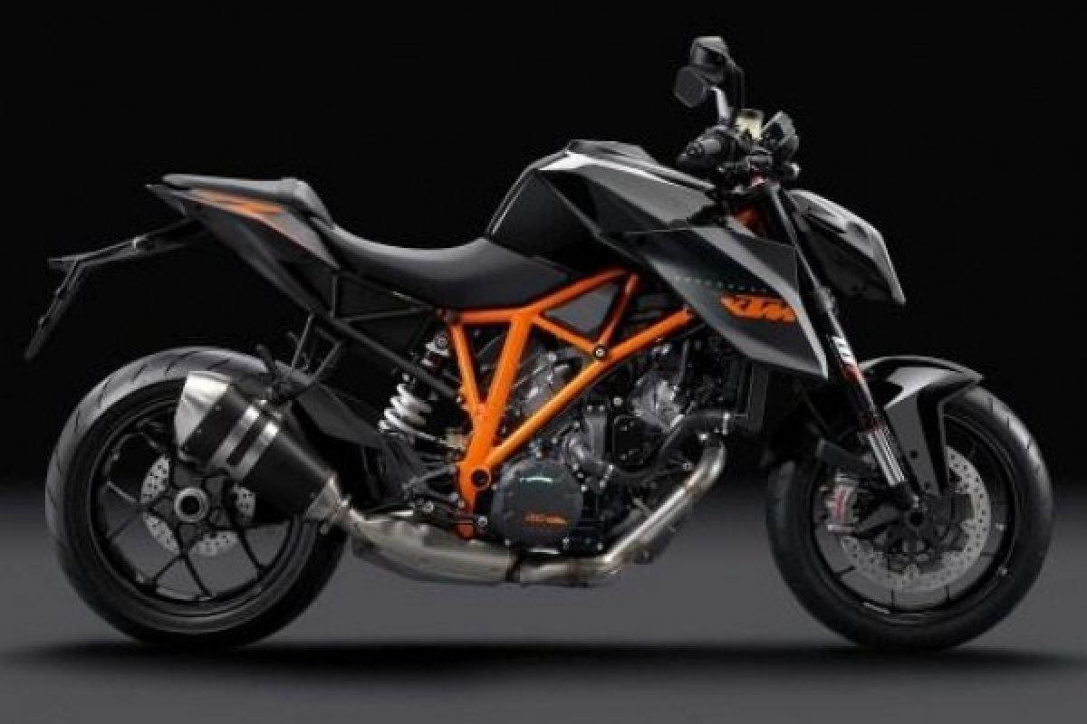 Мотоцикл KTM 1290 Super Duke R 2017 обзор