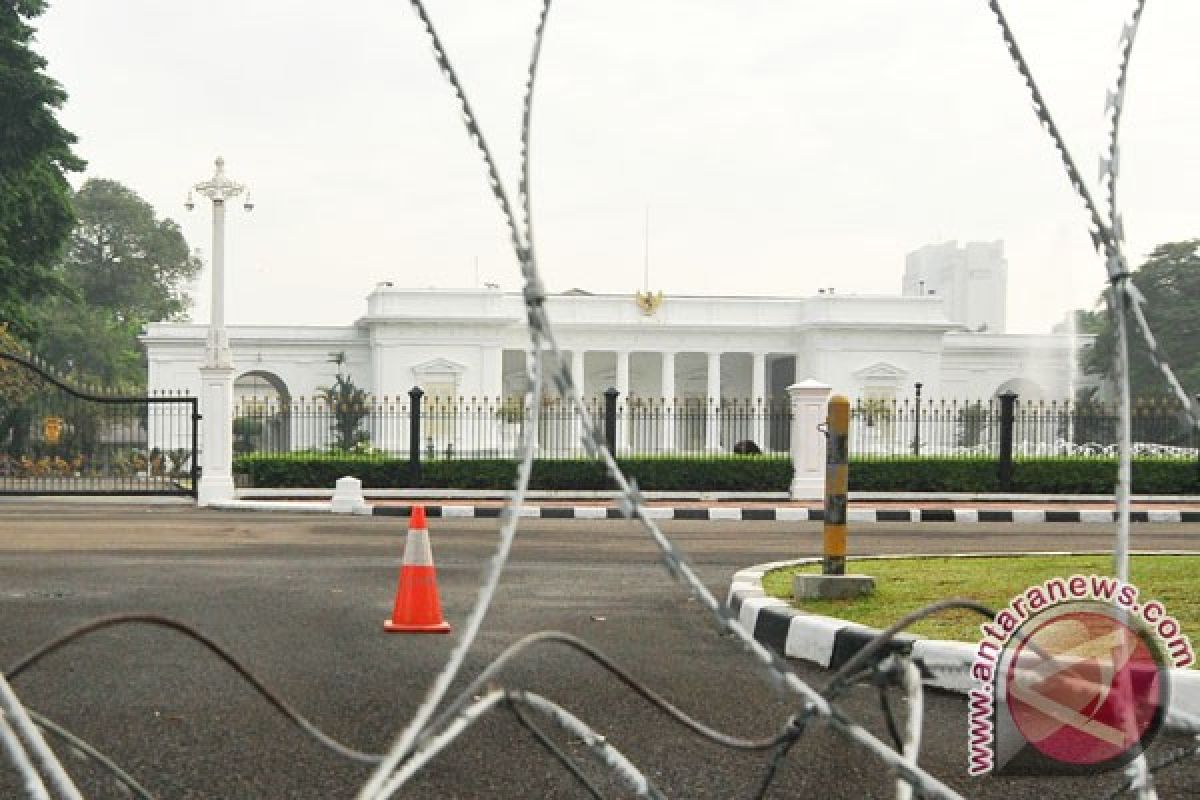 "Pengen sih main-main ke Istana"