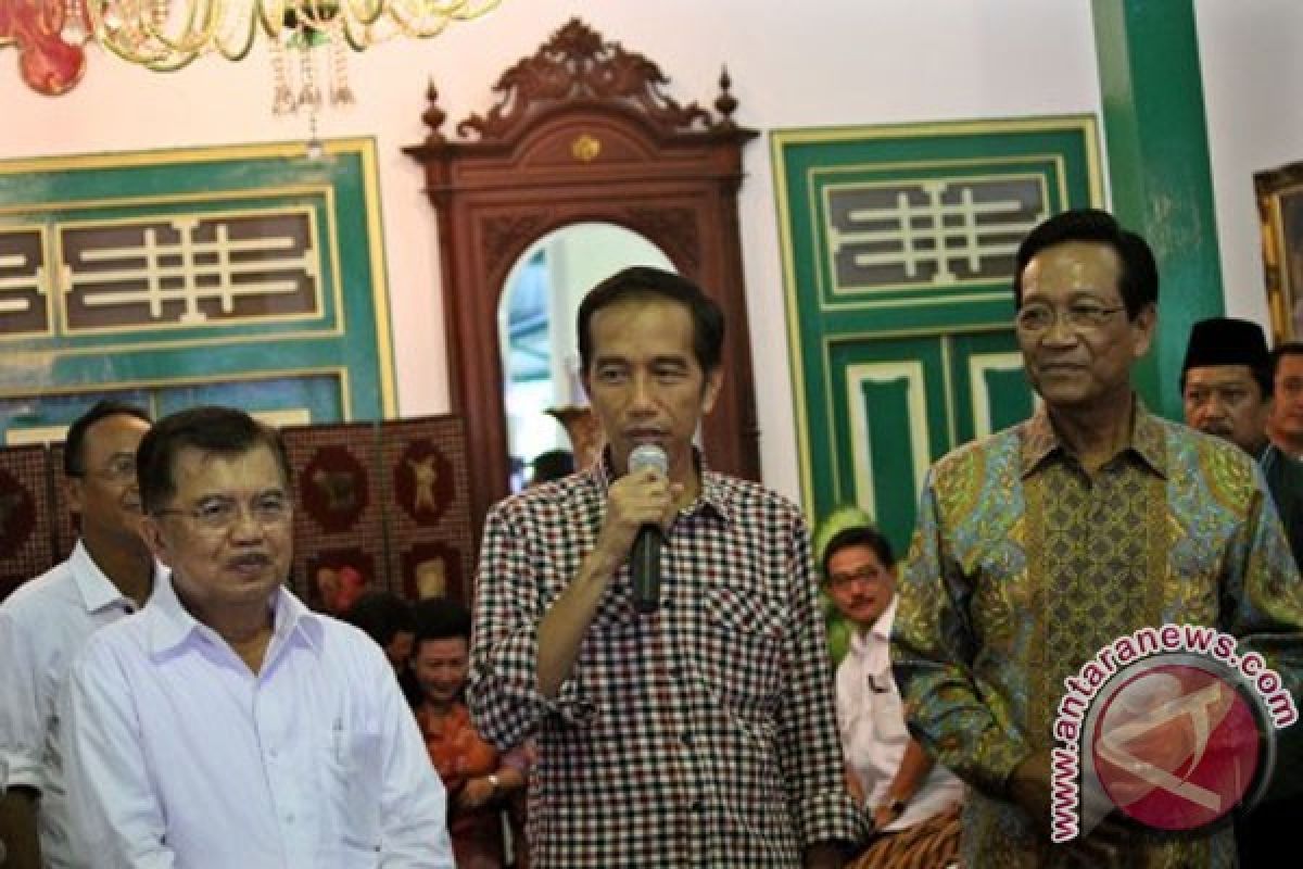 Jokowi kunjungi Pasar Beringharjo