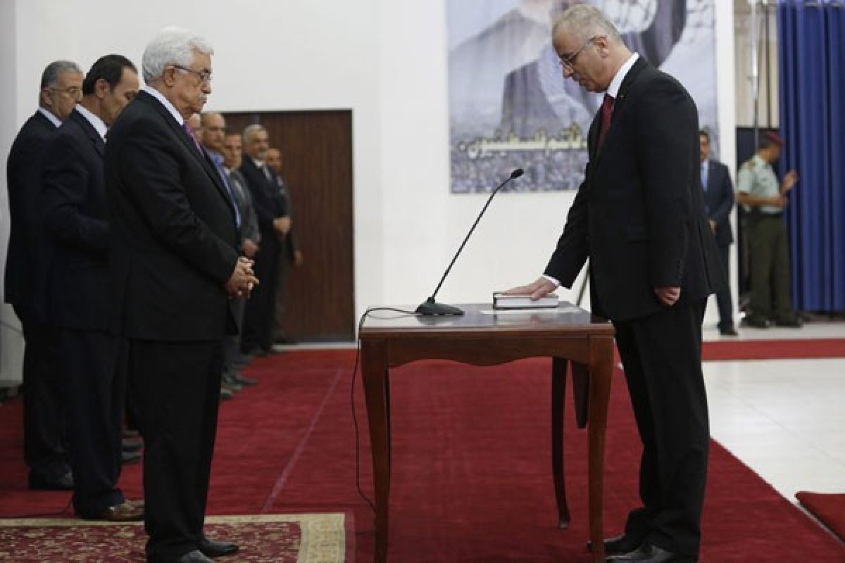 Kabinet Palestina diambil sumpahnya