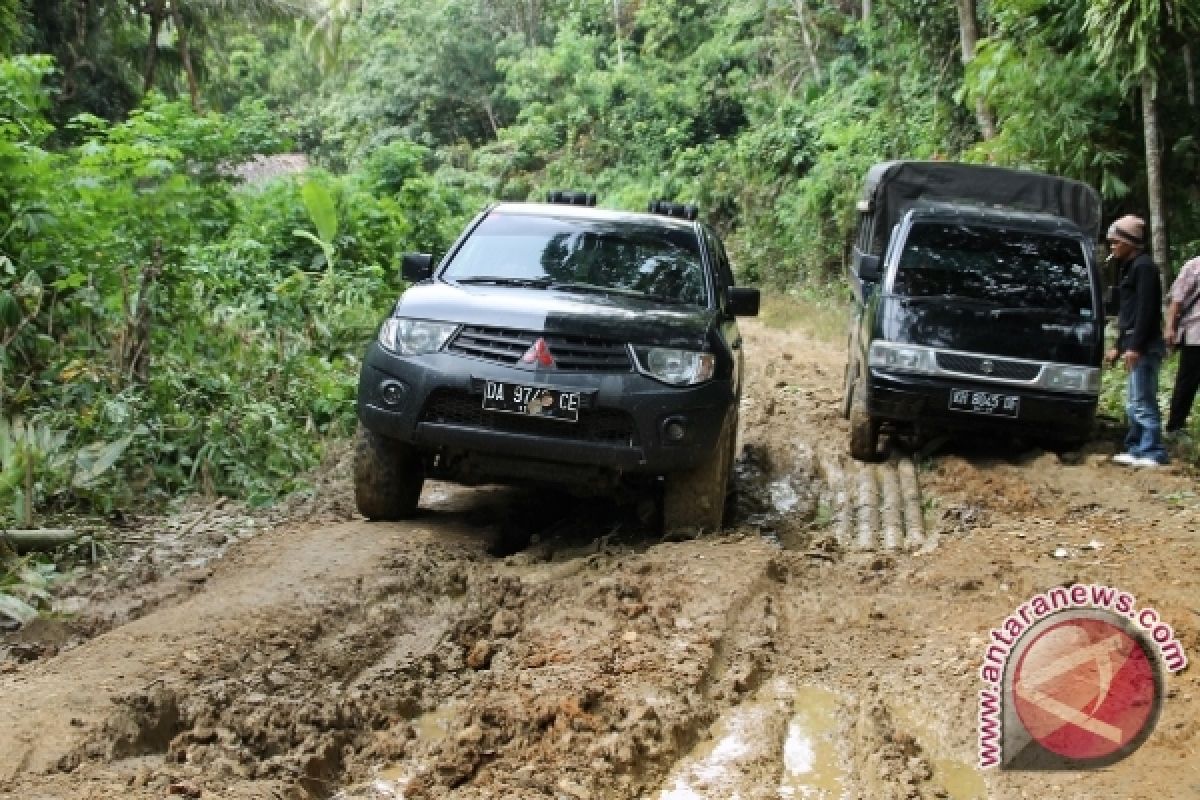 Jalan Puruk Cahu-Muara Teweh Terancam Putus