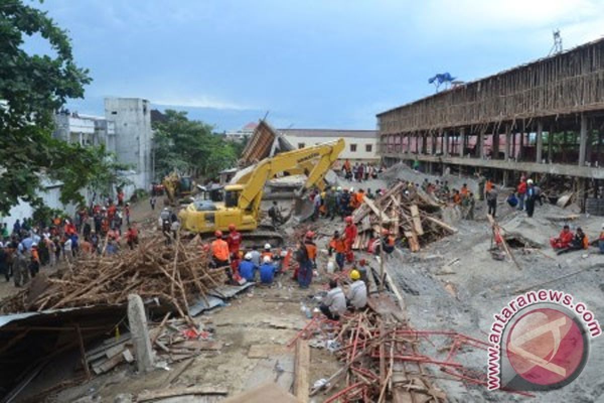 Korban tewas ruko ambruk jadi sembilan orang