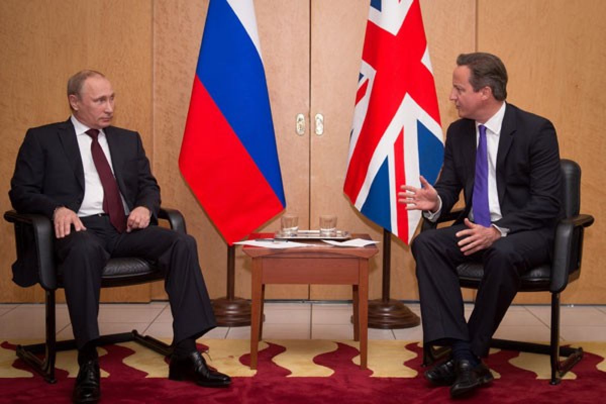 Cameron-Putin bertemu untuk pembicaraan di Paris