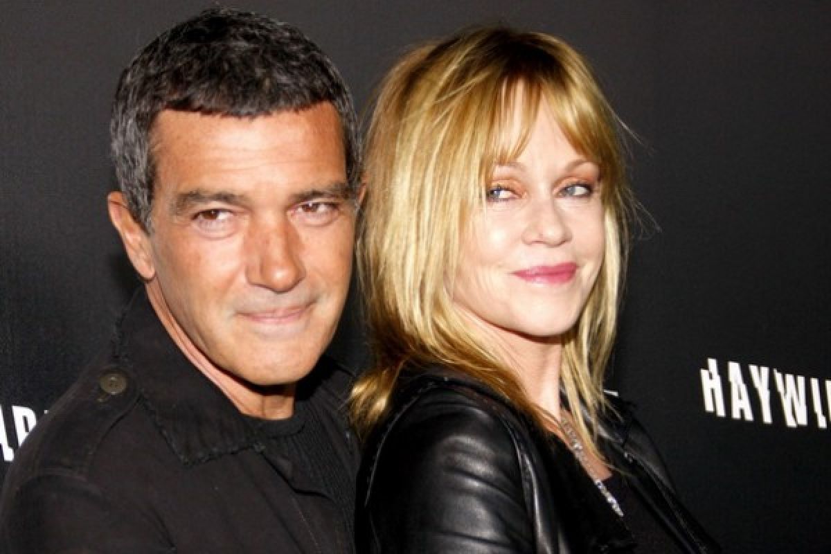 Antonio Banderas Digugat Cerai Melanie Griffith