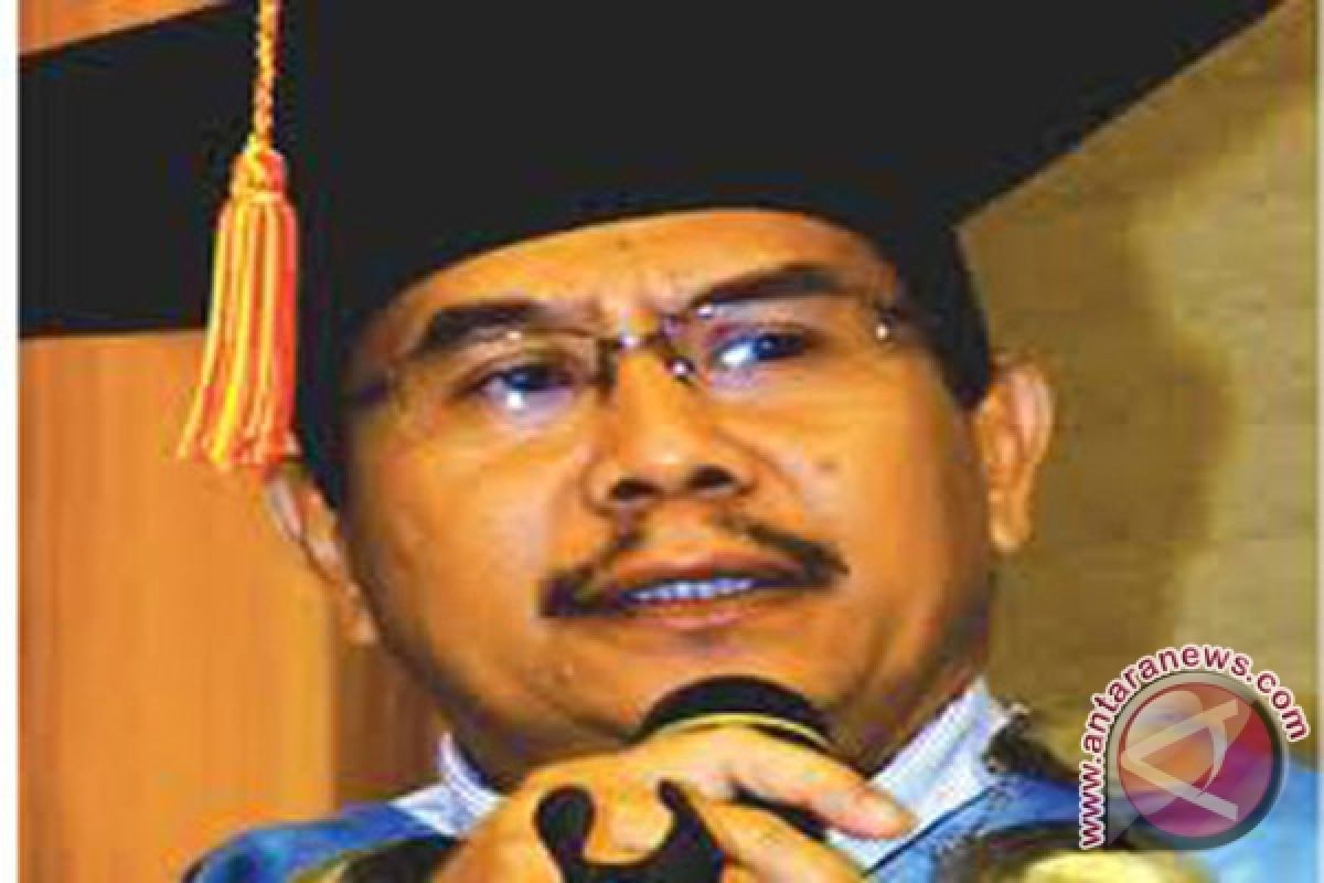 Wisuda XI STMIK Adhi Guna Dimeriahkan Seminar IT