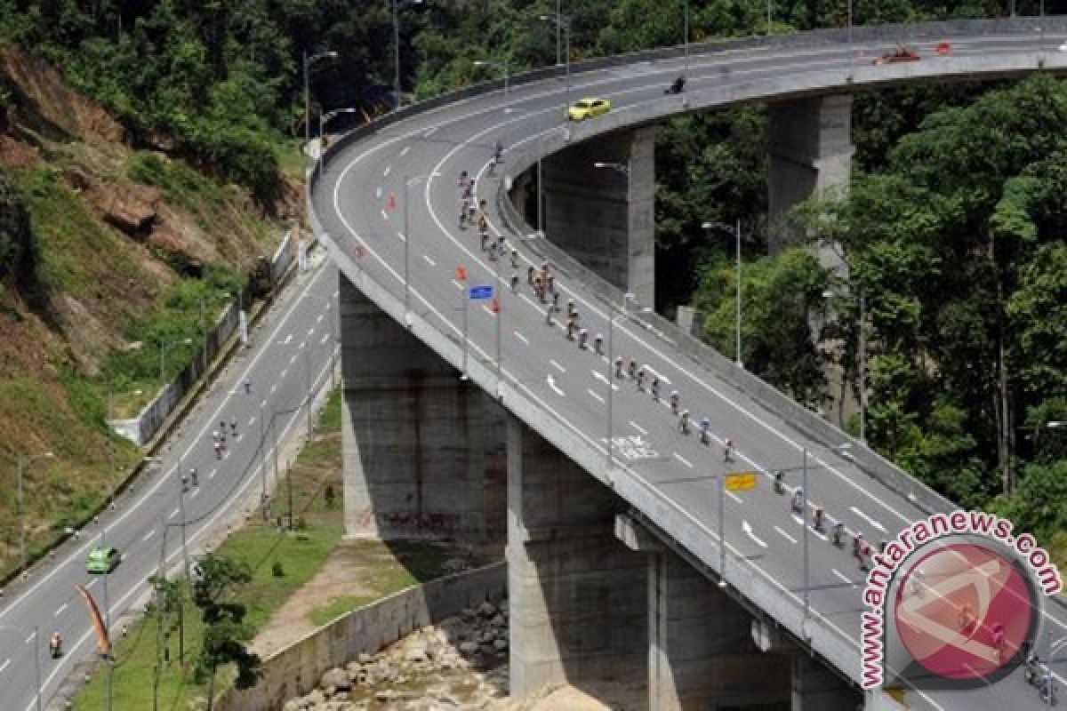 Lalu-lintas Kelok Sembilan dipecah antispasi kemacetan