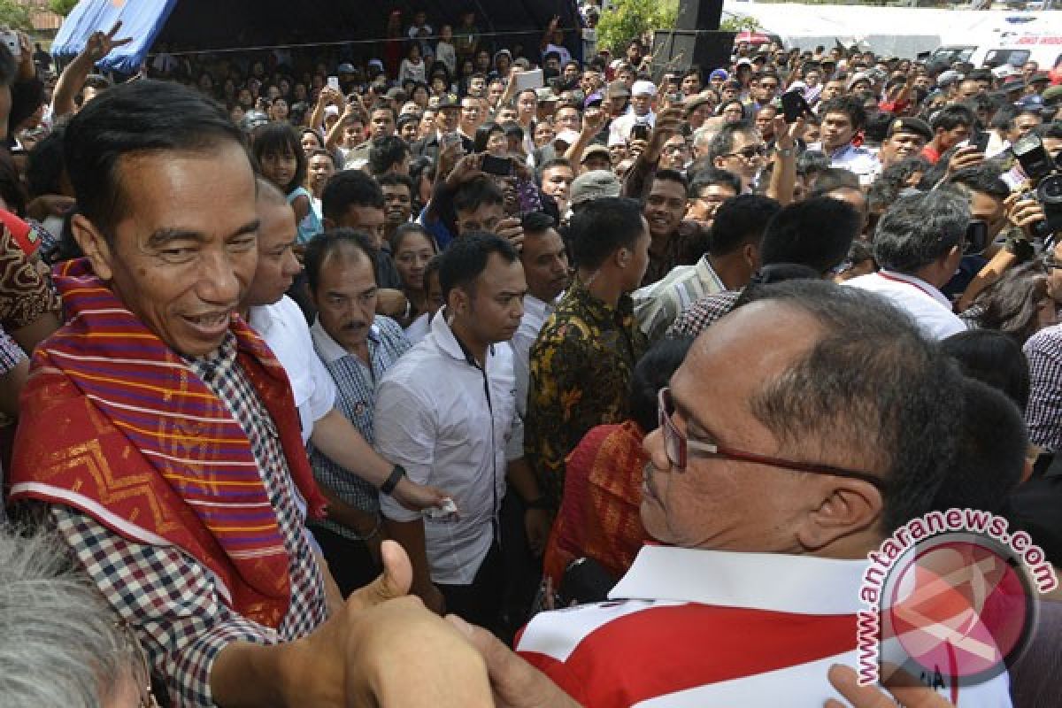 Jokowi ingin lebih mendengar ketimbang bicara