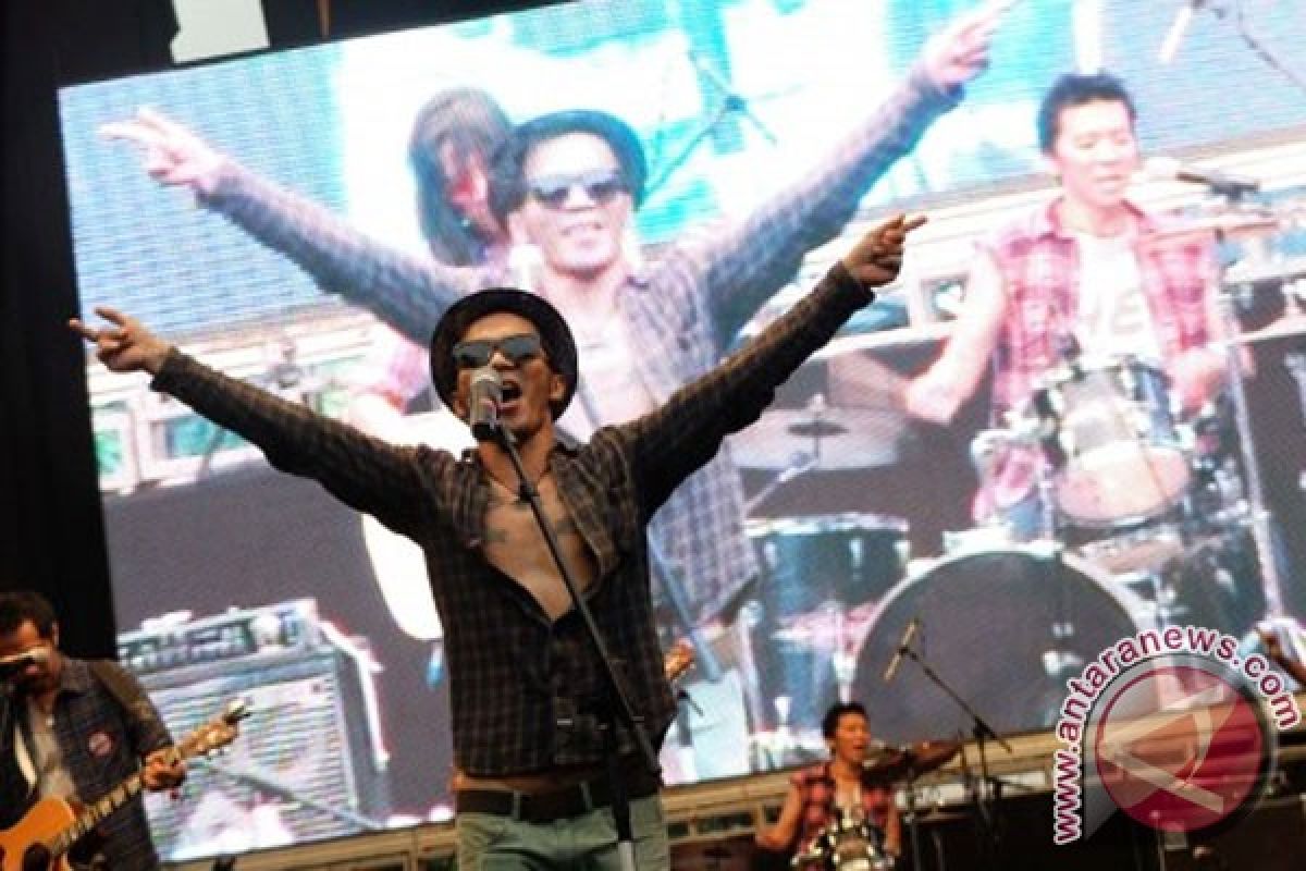 Slank ajak pemilih pemula tidak golput