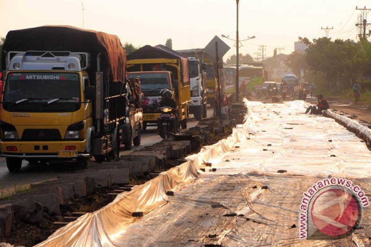 Bekasi minta Kemenpu selesaikan jalan tepat waktu