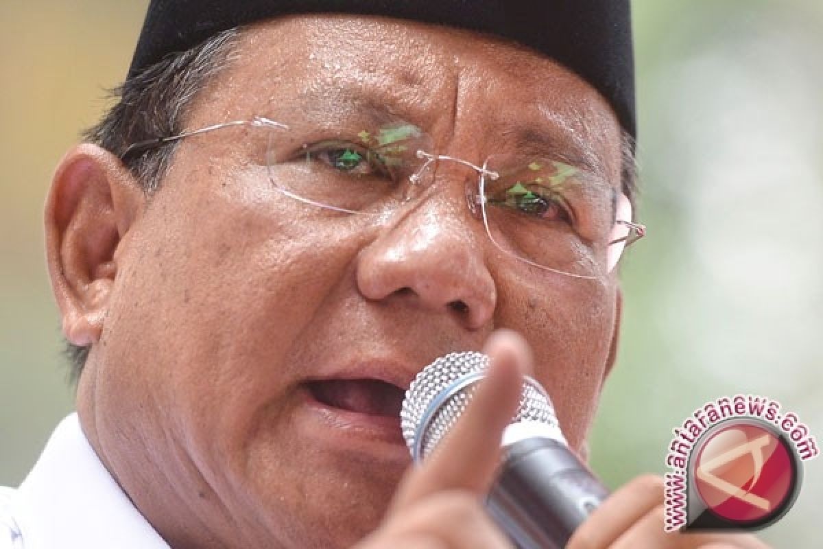 Prabowo Minta Akhiri Memaki-maki Soekarno-Soeharto