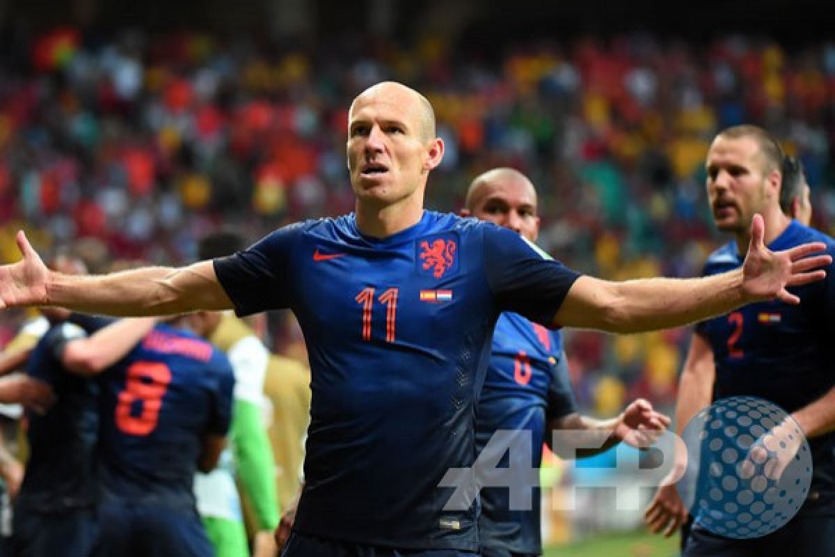 Robben bawa Belanda berbalik unggul  2-1
