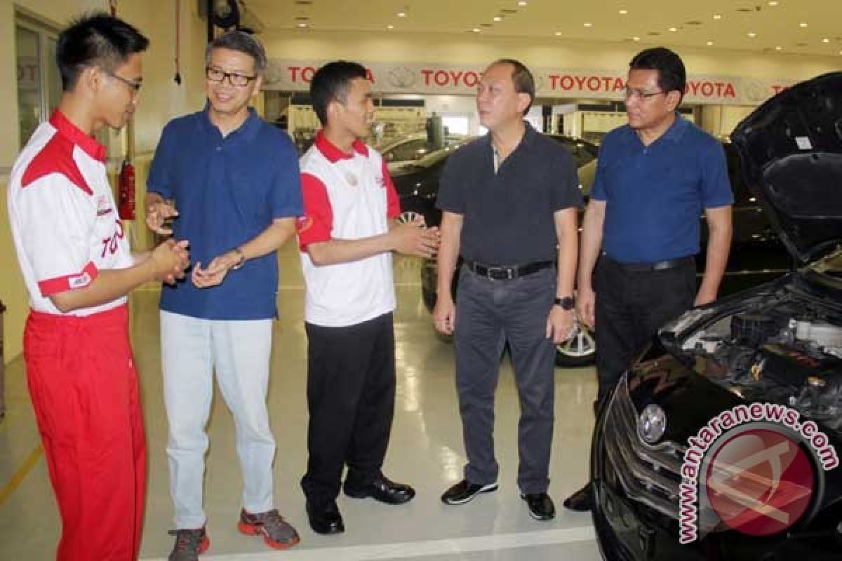 Toyota gelar Kontes Keahlian Layanan Nasional 2014