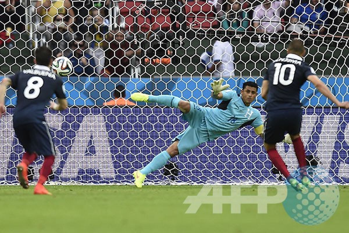 Penalti Benzema bantu Prancis unggul 1-0