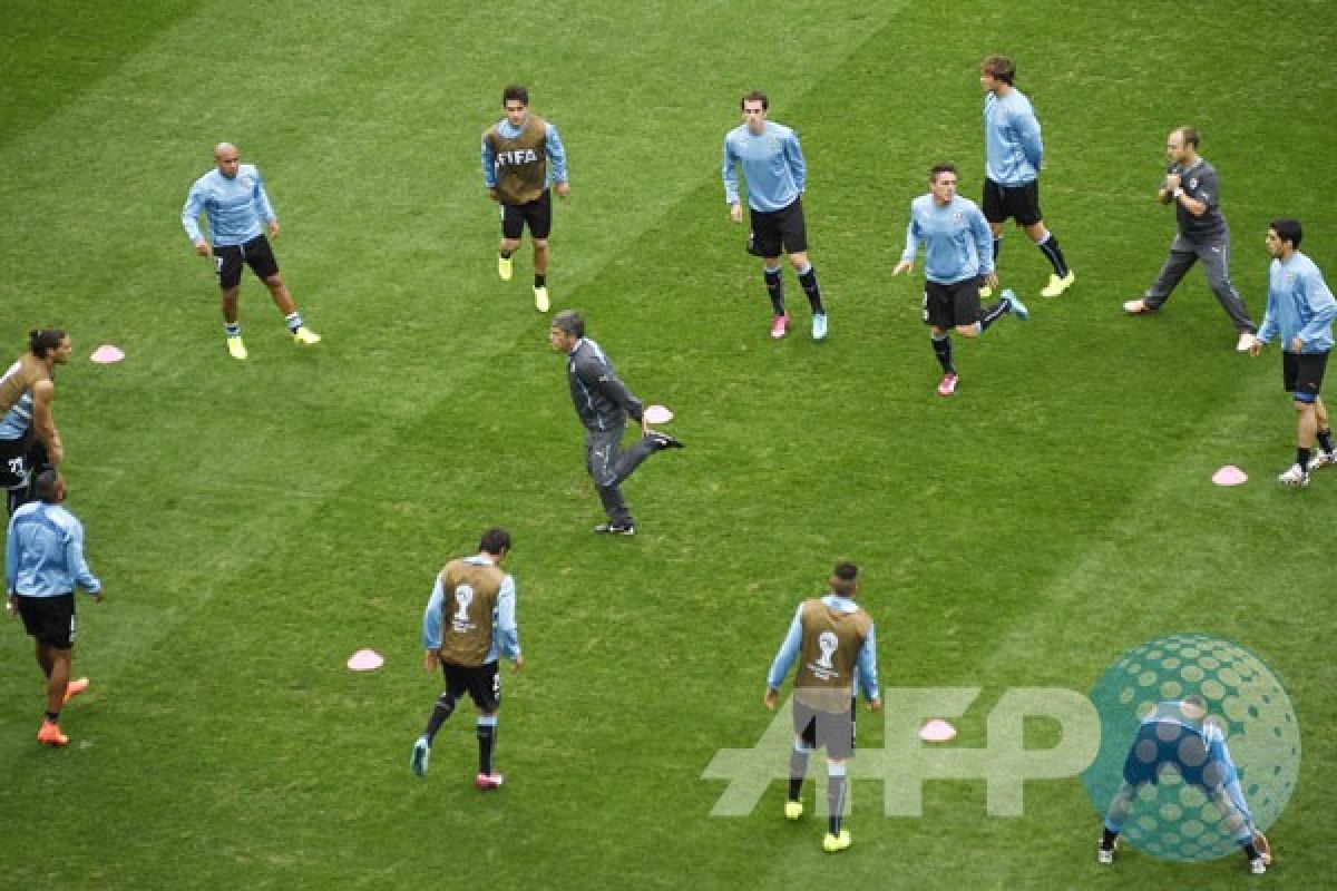 Susunan pemain Inggris vs Uruguay