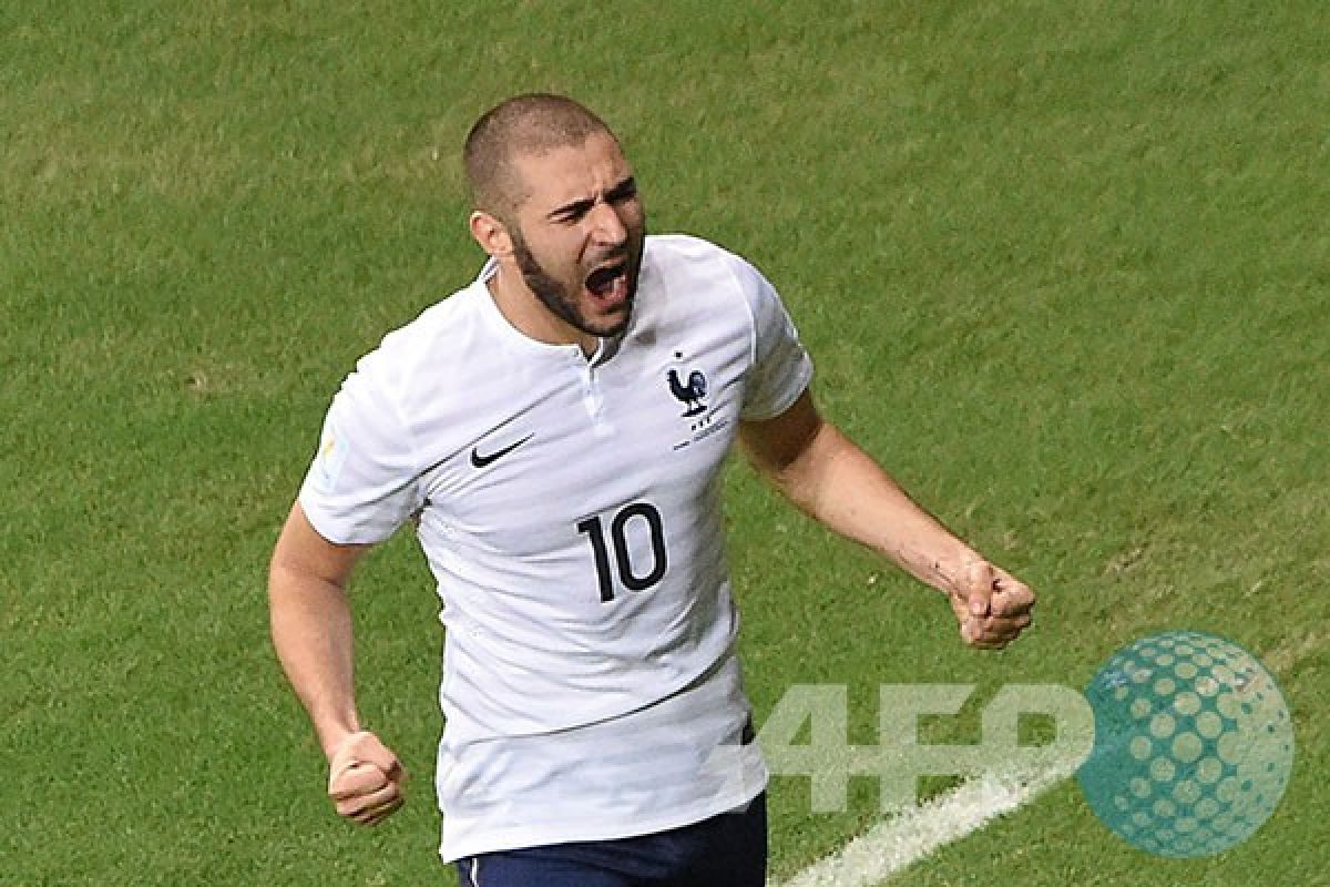 Benzema-Sissoko cetak gol, Prancis menjauh 5-0