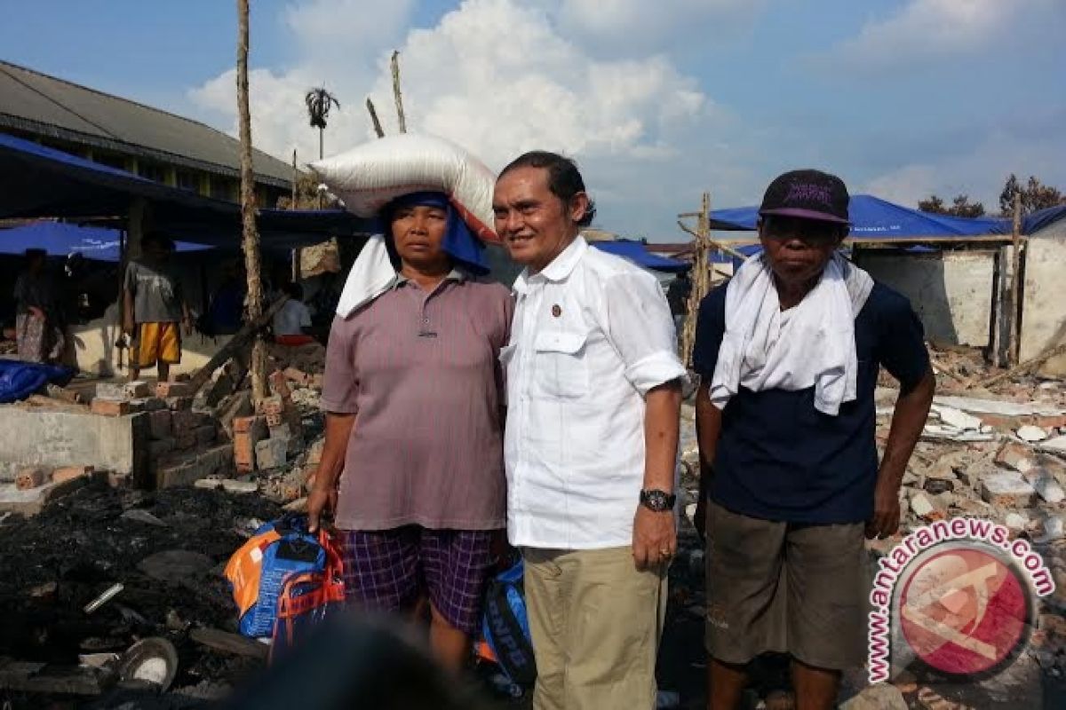 Gubernur bantu korban kebakaran kelurahan Sekip Palembang