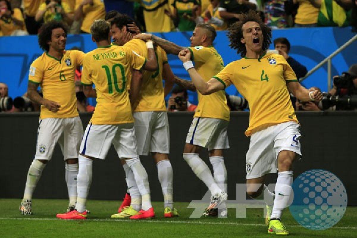 Menang besar 4-1, Brasil juara Grup A