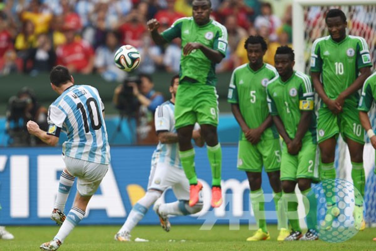 Dua gol Messi antar Argentina unggul 3-2 atas Nigeria