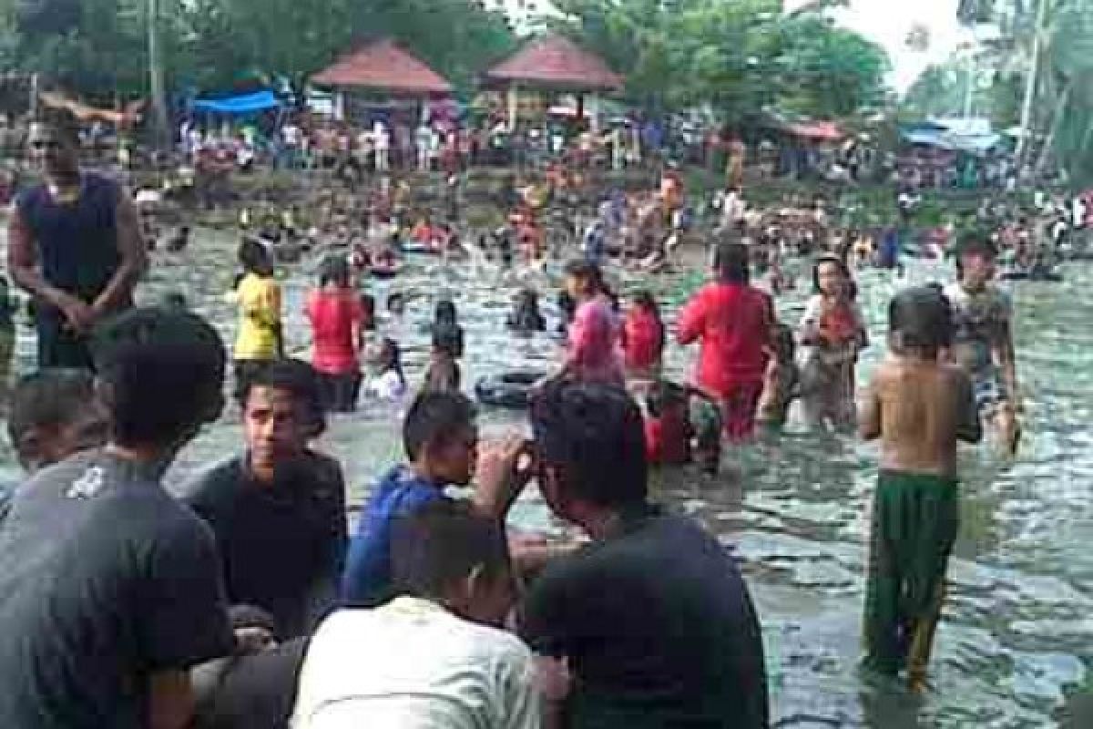 Ratusan Polisi Amankan Tradisi "Balimau" di Padang
