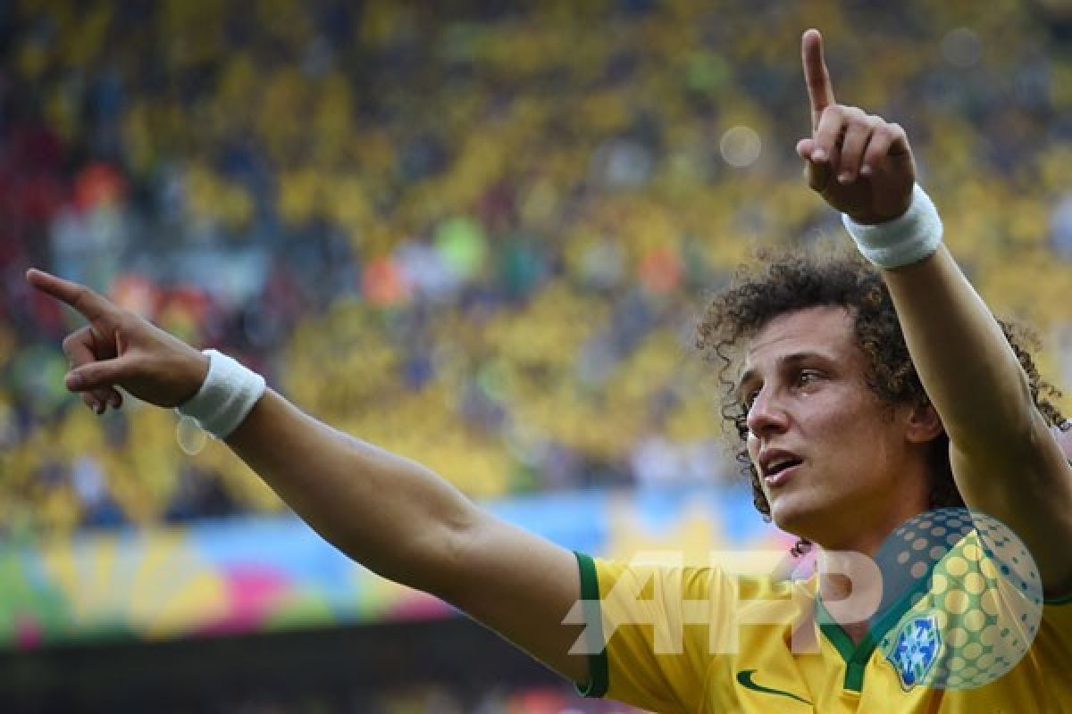 David Luiz cetak gol, Brasil unggul 1-0