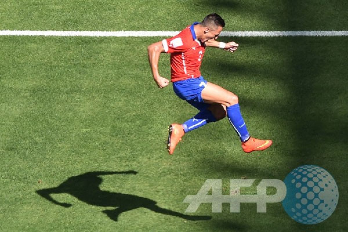 Chile sementara ungguli Bolivia 2-0