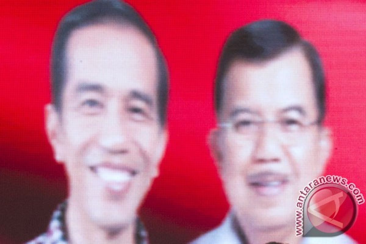 "Kirab" Jatim potong tumpeng sambut kemenangan Jokowi-JK