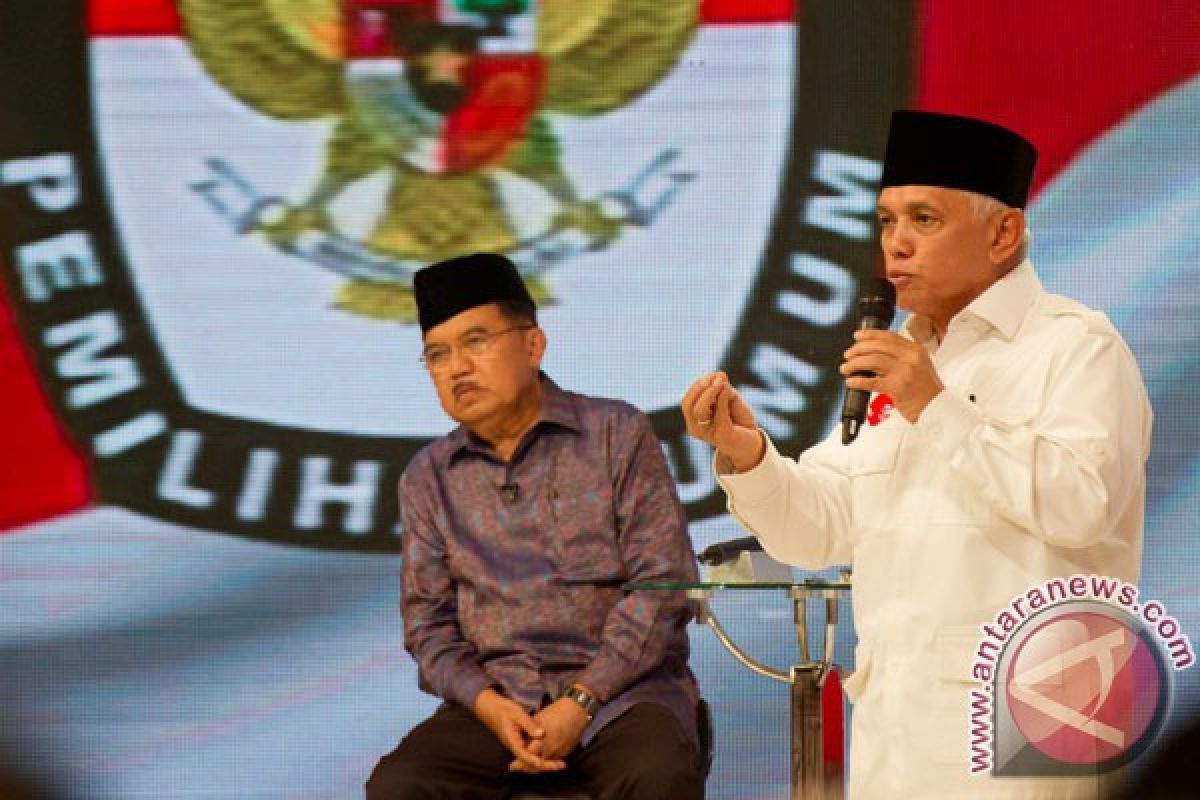Jokowi: JK sakit bukan karena debat