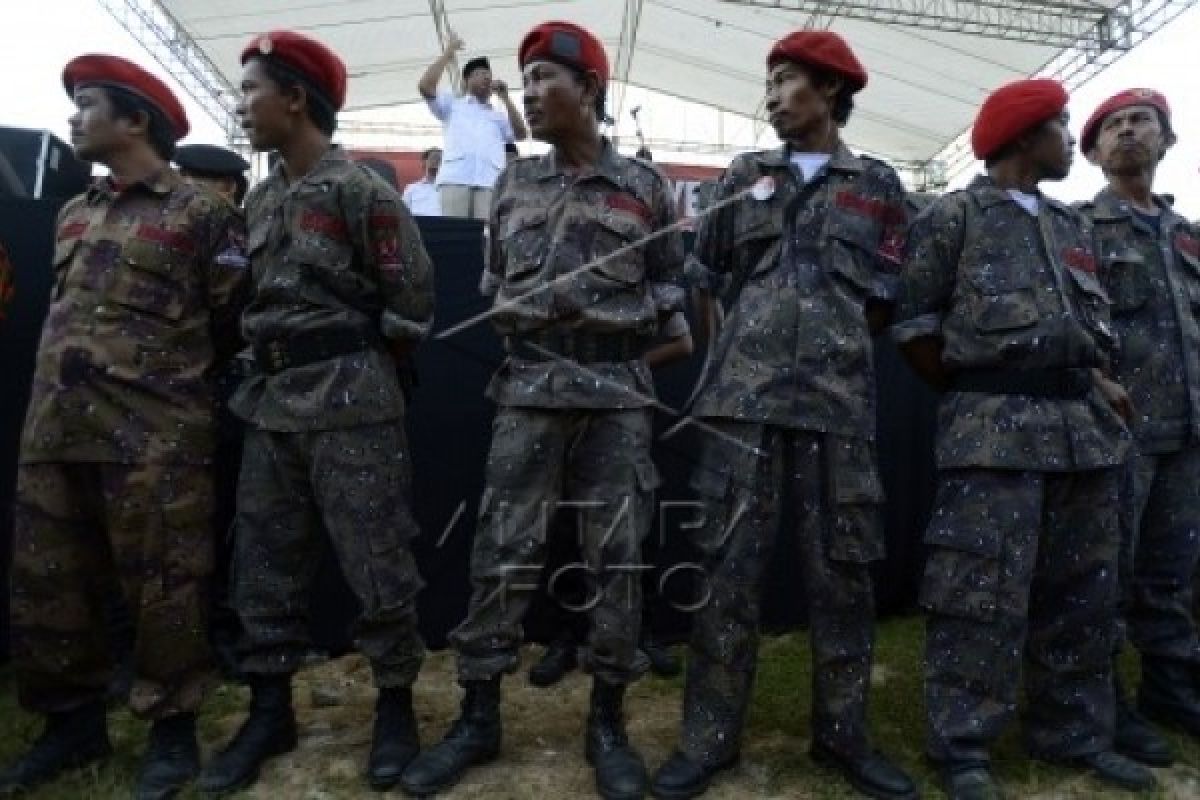 Prabowo Minta Pendukungnya Tidak Semangat Berlebihan