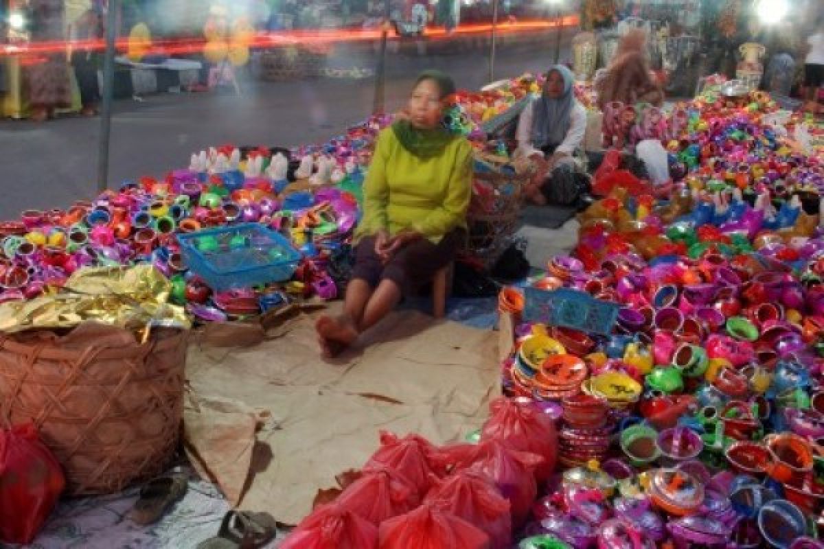 Pendapatan Pasar Dandangan di Kudus Lampaui Target