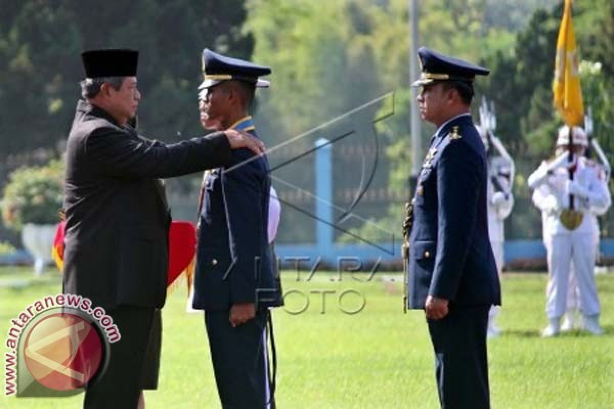 Presiden Lantik Perwira Baru TNI