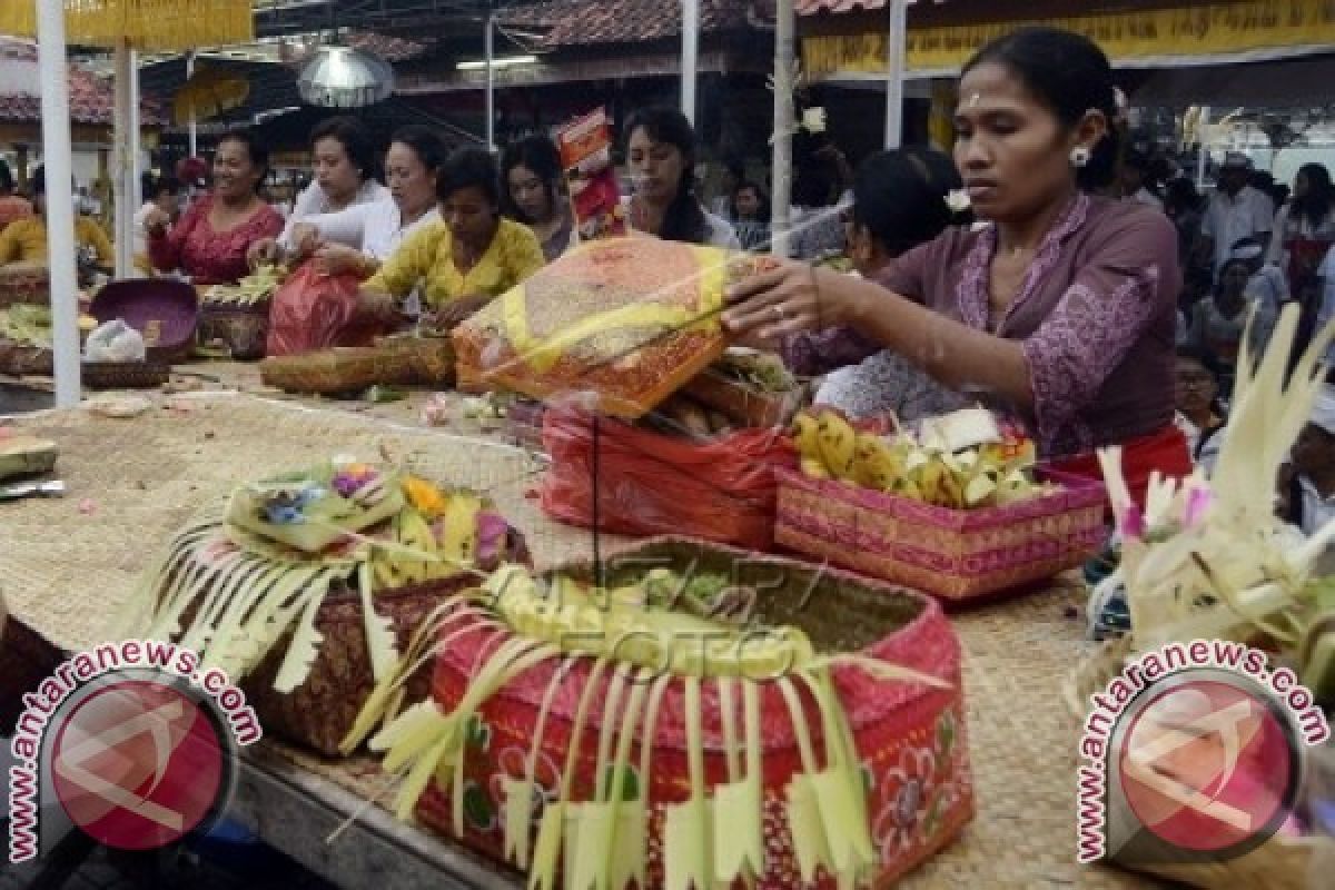 Umat Hindu Rayakan Hari Suci Kuningan