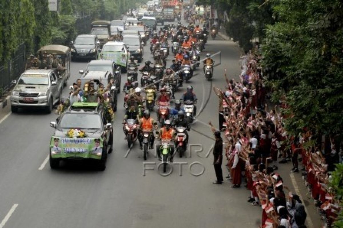 Piala Adipura Kencana Diarak Keliling Kota Tangerang