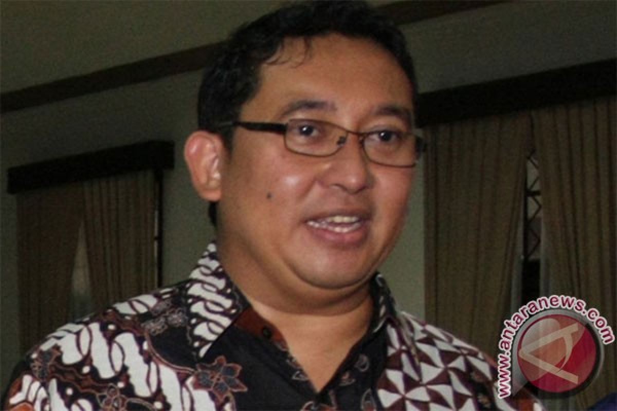 Fadli Zon Raih Gelar Doktor Ilmu Sejarah