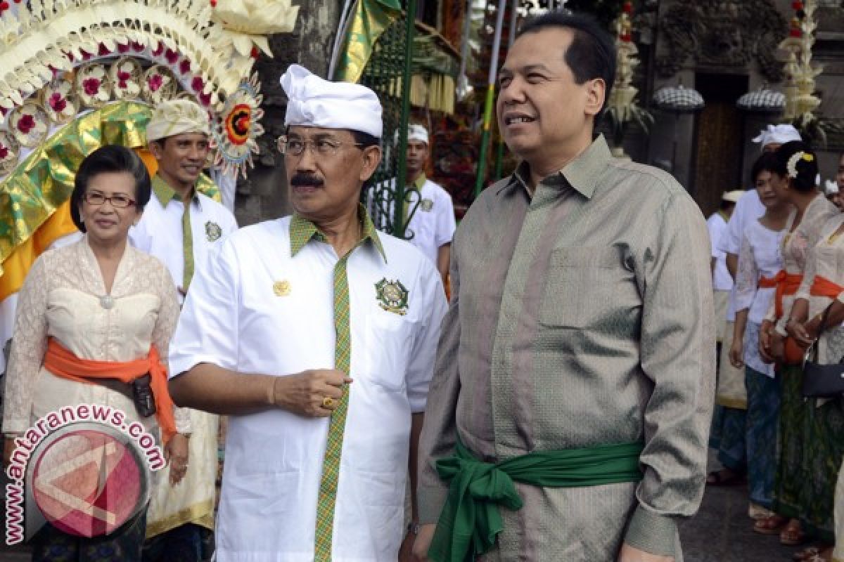 Chairul Tanjung Hadiri Upacara di Puri Mengwi