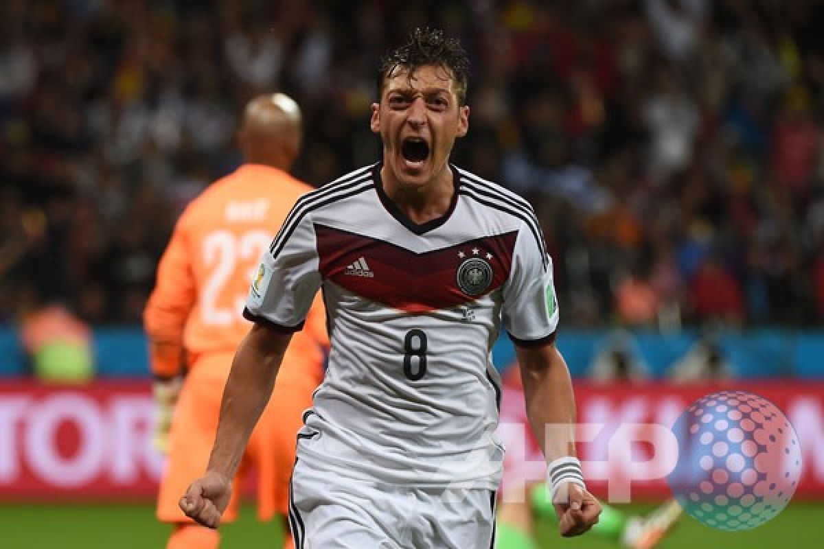 Kanselir Jerman hormati keputusan Ozil mundur dari timnas