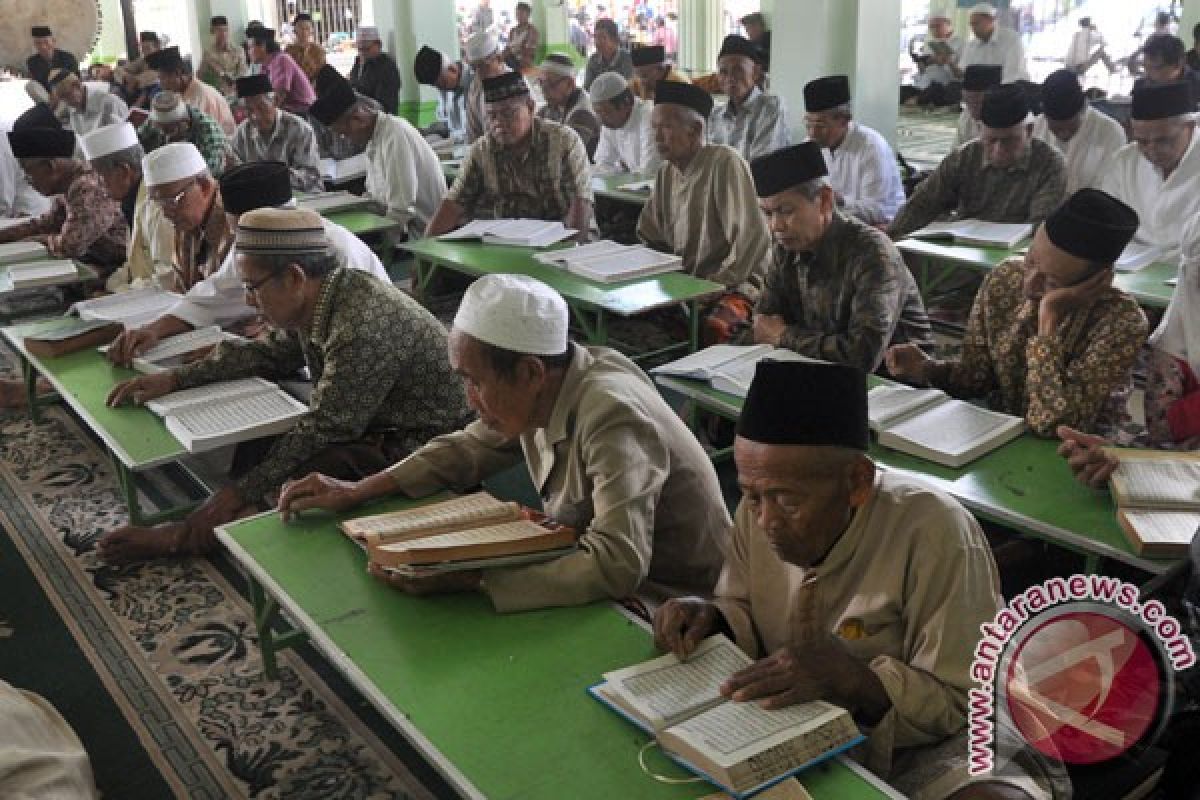 Khataman Al Quran 300000 Kali Dilakukan Serentak Se Indonesia Antara News 0662