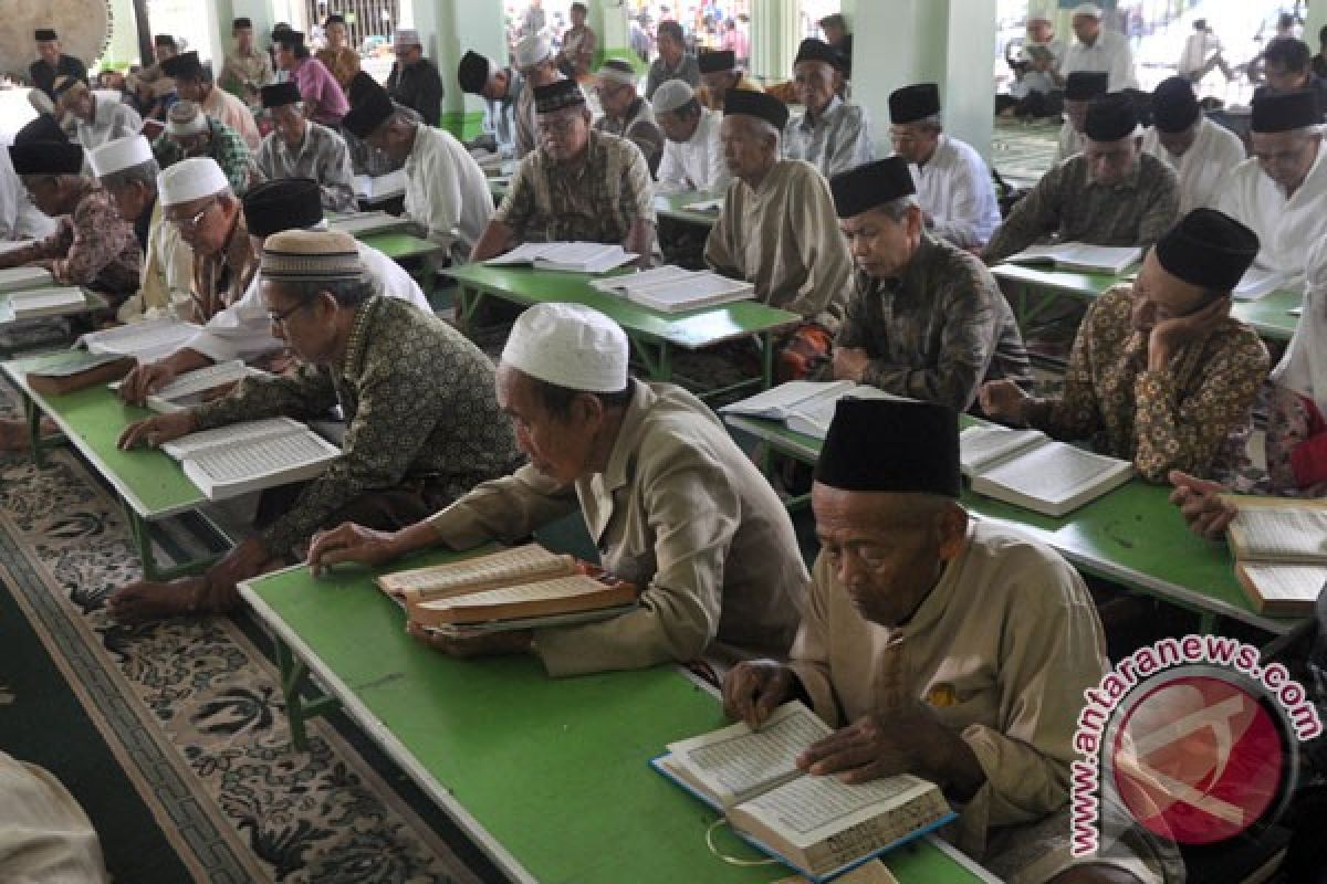 Bengkalis bagikan 10.000 Alquran gratis bagi warga