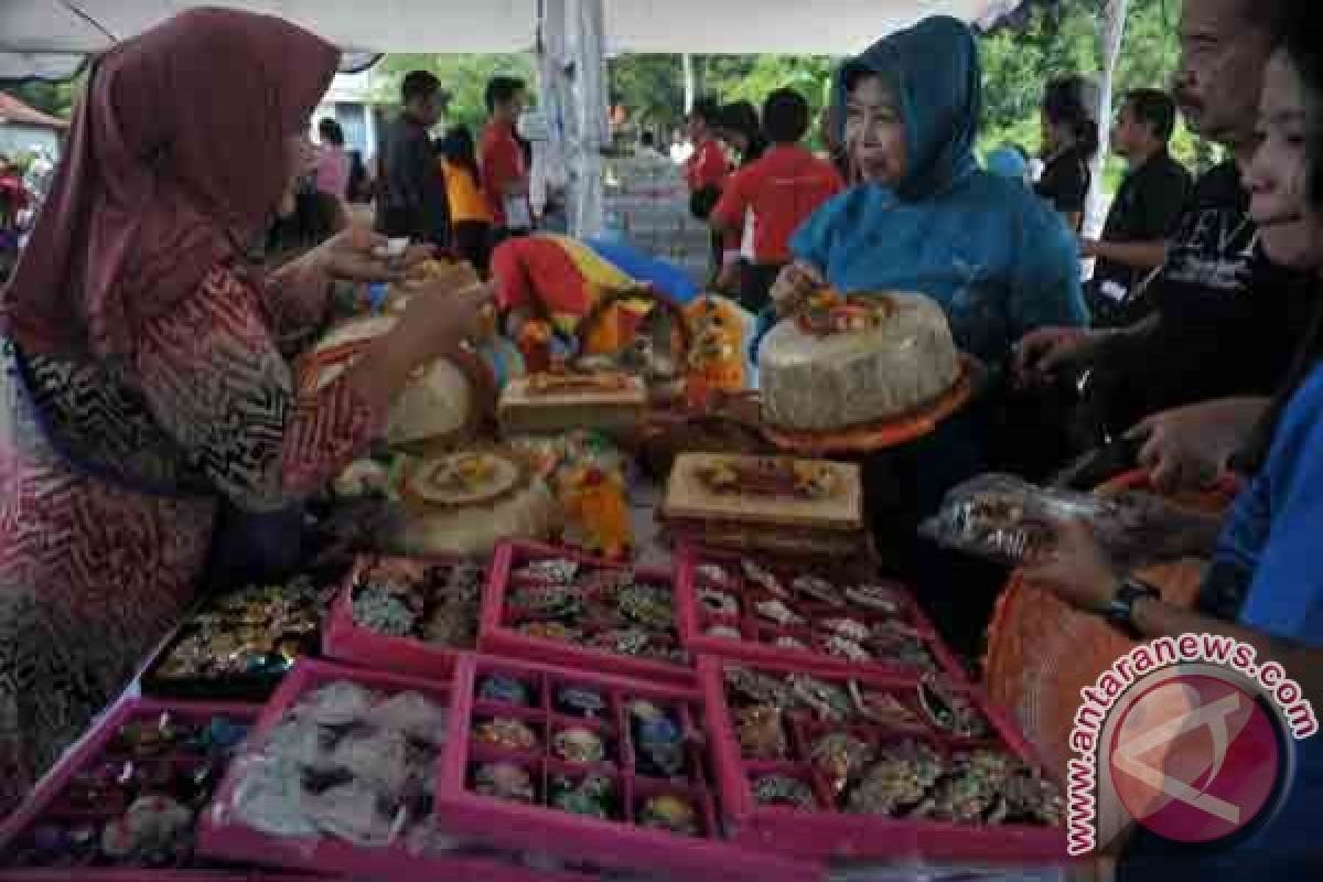 "Pasar kaget" Ramadhan bermunculan di Bekasi