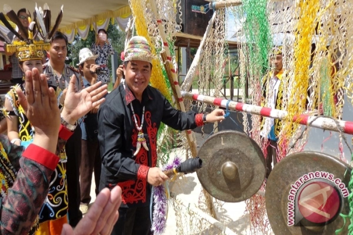 Yahya Anja Buka Panen Raya di Lung Anai 