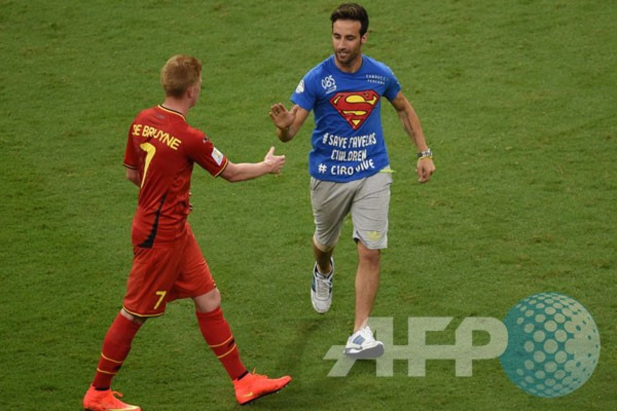 Seorang pengunjuk rasa ganggu laga Belgia vs AS