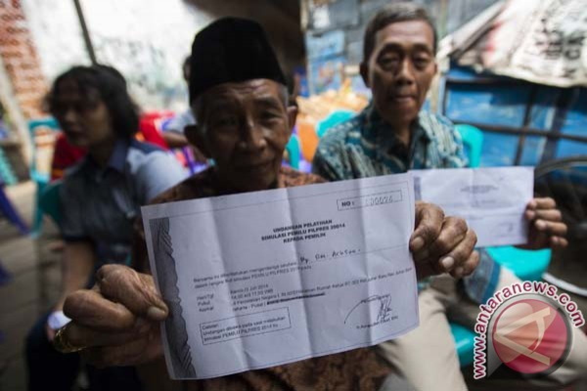 Pemudik ramai-ramai minta izin pindah memilih