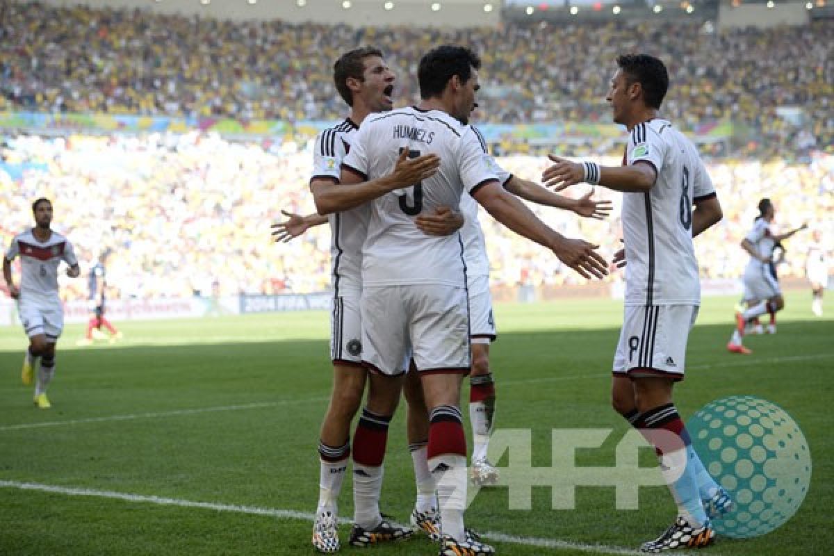 Hummels bawa Jerman unggul 1-0