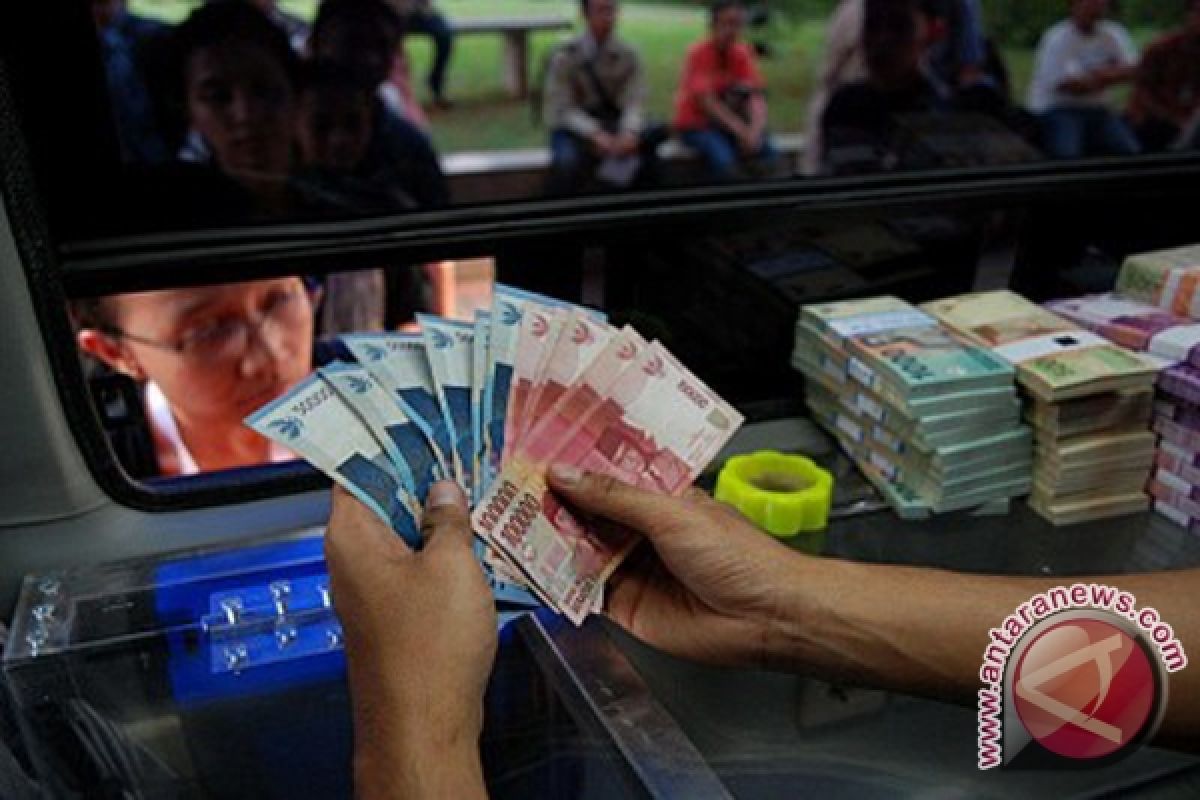 Pemkot Bayar Gaji Ke-13 Rp18,2 Miliar